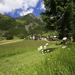 Wanderhotel Taurerwirt Kals-am Großglockner
