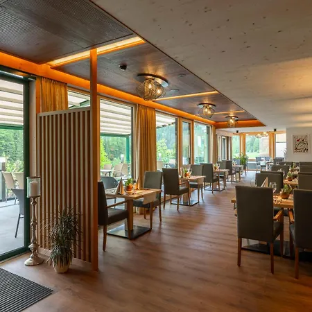 Wanderhotel Taurerwirt 호텔