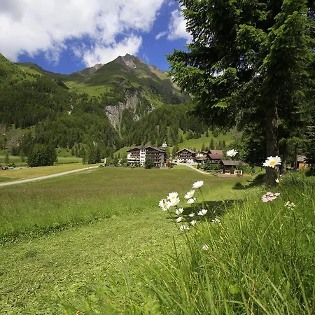 Wanderhotel Taurerwirt Kals-am Großglockner
