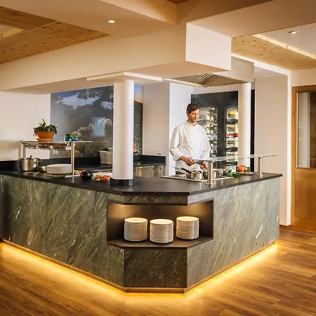 Wanderhotel Taurerwirt 4* Kals-am Großglockner