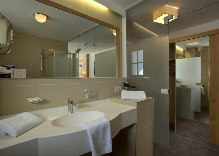 Wanderhotel Taurerwirt 4* Kals am Grossglockner