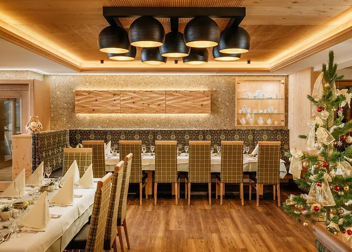 Wanderhotel Taurerwirt Hotel 4*