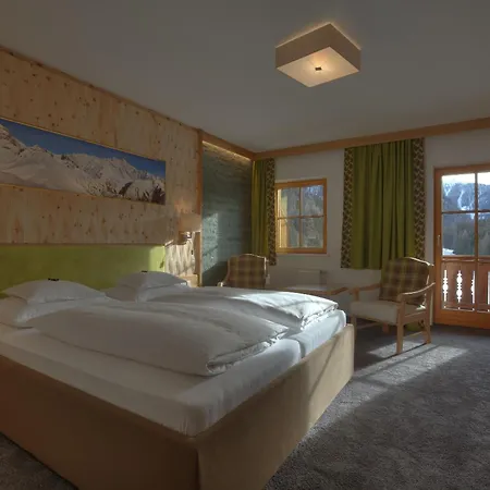 Wanderhotel Taurerwirt Otel