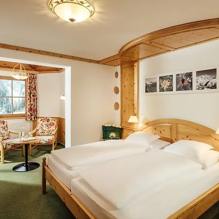 Wanderhotel Taurerwirt Otel 4*