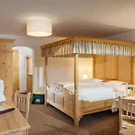 Wanderhotel Taurerwirt 4*