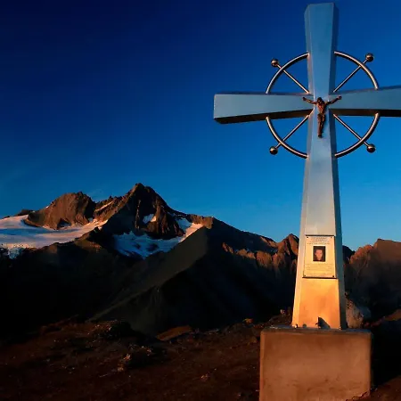 Wanderhotel Taurerwirt 4*