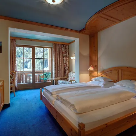 Wanderhotel Taurerwirt Отель Кальс-ам-Гросглоккнер