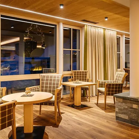 Wanderhotel Taurerwirt Hotel 4*