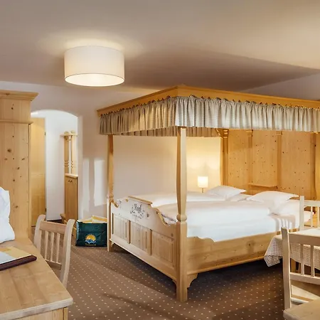 Wanderhotel Taurerwirt 4*